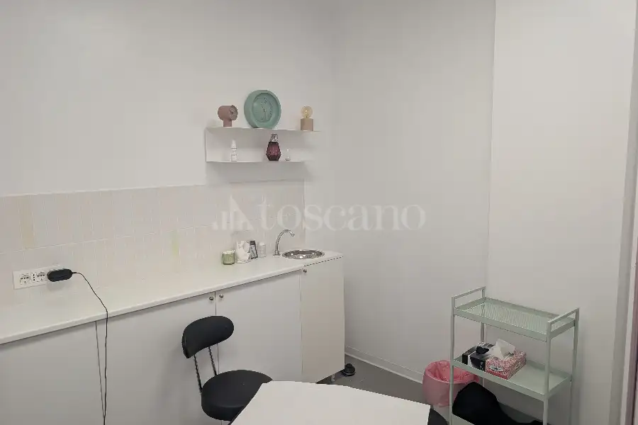Negozio in vendita di 135 mq a €450.000 (rif. 3/2026)