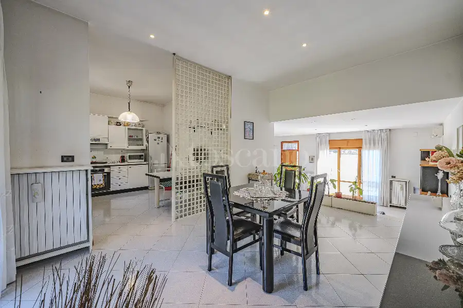 Casa in vendita di 220 mq a €799.000 (rif. 35/2026)