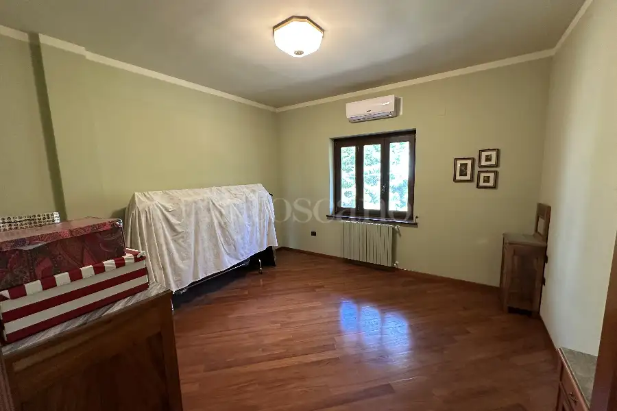 Casale in vendita di 747 mq a €790.000 (rif. 11/2026)