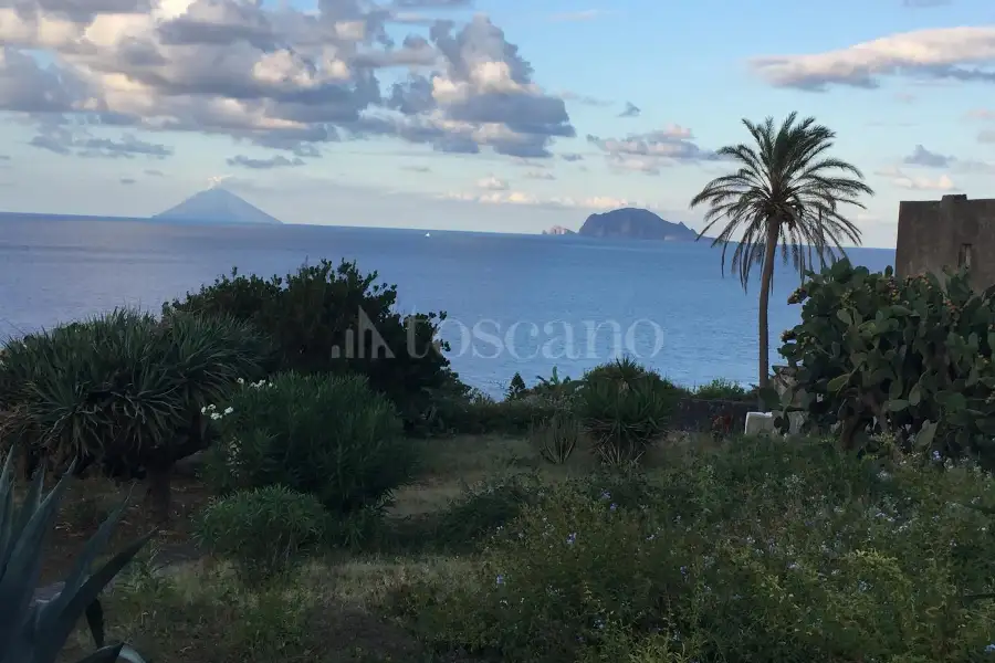Villa in vendita di 1.000 mq a €1.990.000 (rif. 41/2025)