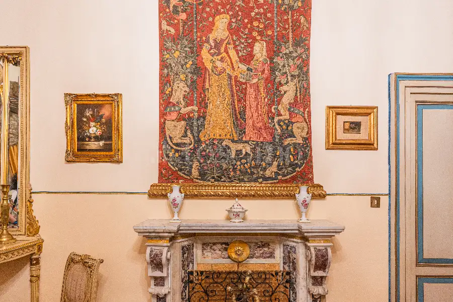 Villa in vendita di 1.200 mq a €4.250.000 (rif. 61/2026)