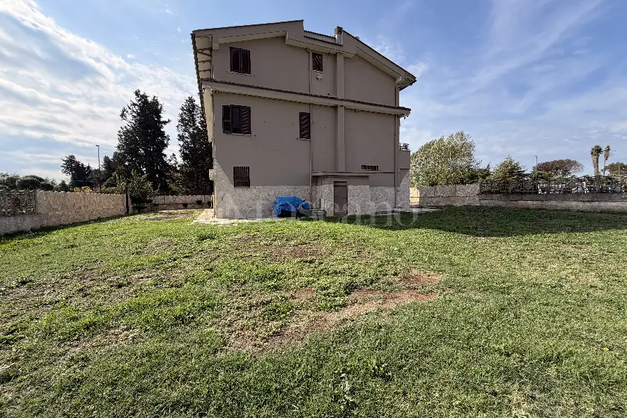 Villa in vendita di 300 mq a €319.000 (rif. 53/2026)