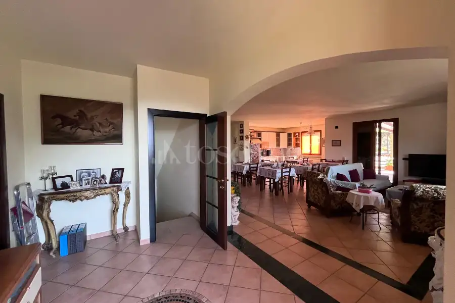 Villa in vendita di 300 mq a €825.000 (rif. 24/2025)