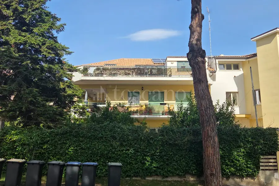 Villa Plurifamiliare in vendita di 575 mq a €580.000 (rif. 33/2026)