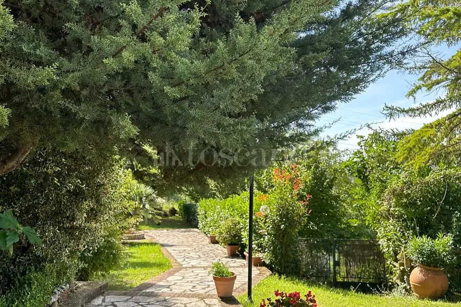 Negozio in vendita di 600 mq a €750.000 (rif. 17/2025)