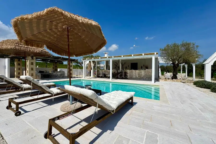 Villa in vendita di 220 mq a €849.000 (rif. 7/2026)