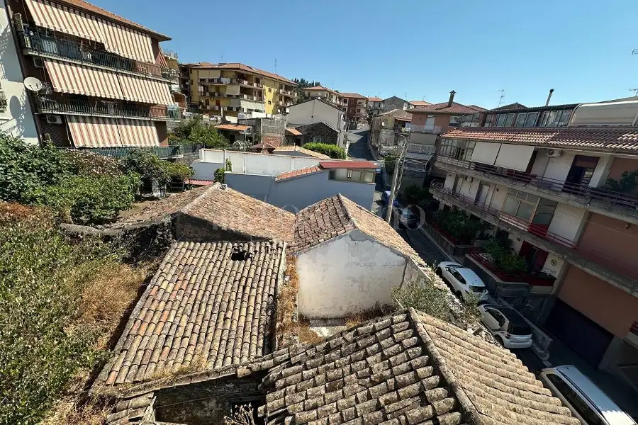 Palazzo in vendita di 350 mq a €218.000 (rif. 126/2026)