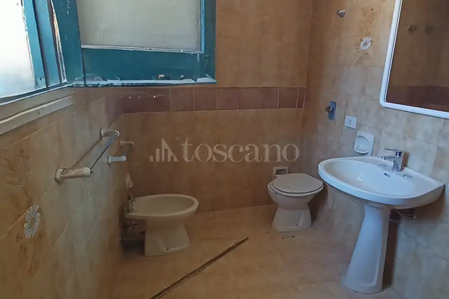 Casa in vendita di 480 mq a €450.000 (rif. 37/2026)