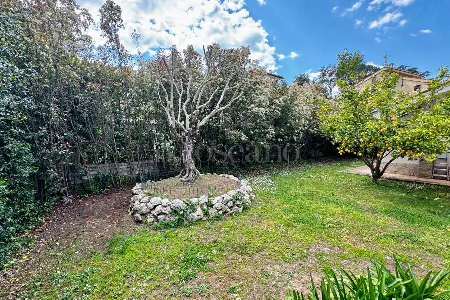 Villa in vendita di 356 mq a €779.000 (rif. 12/2026)