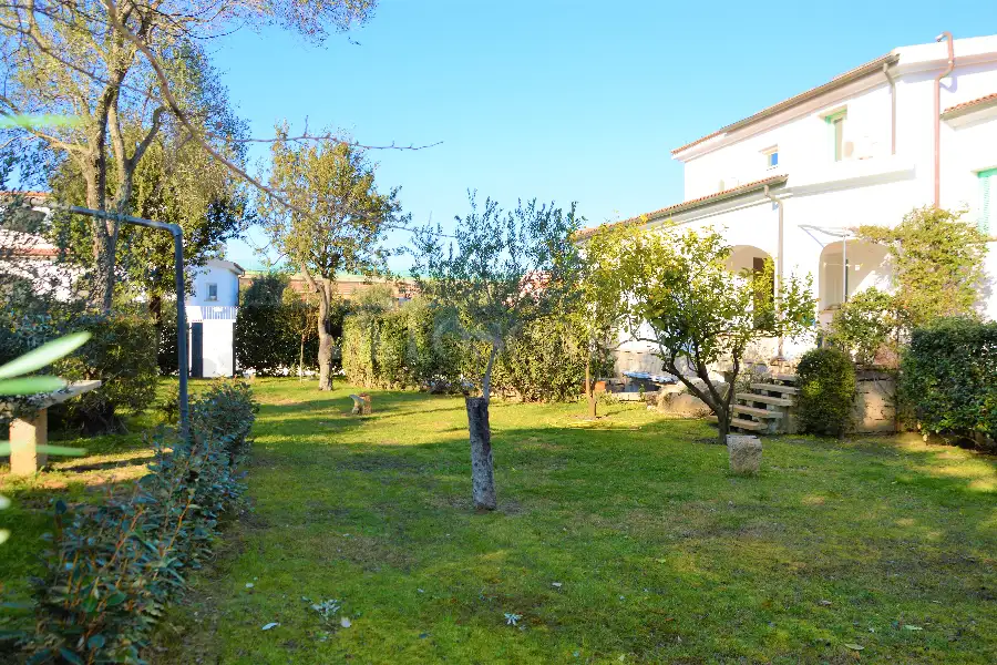 Villa Bifamiliare in vendita di 210 mq a €650.000 (rif. 39/2025)