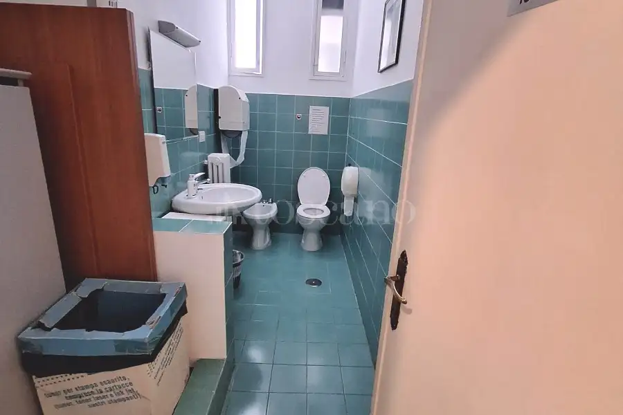 Ufficio in affitto di 243 mq a €6.300 (rif. 53/2026)