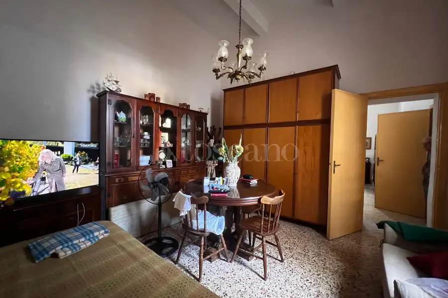Casa Indipendente in vendita di 270 mq a €210.000 (rif. 37/2026)