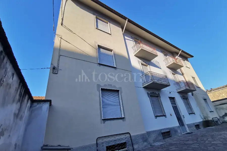 Palazzo in vendita di 510 mq a €240.000 (rif. 39/2026)