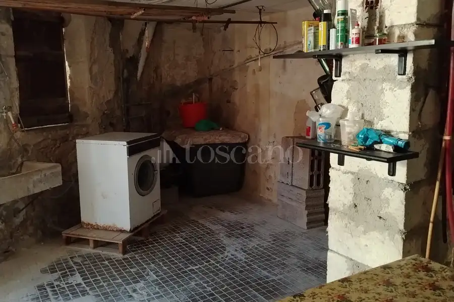 Casa Indipendente in vendita di 150 mq a €35.000 (rif. 225/2026)