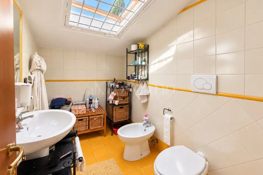 Villa Plurifamiliare in vendita di 220 mq a €545.000 (rif. 12/2026)