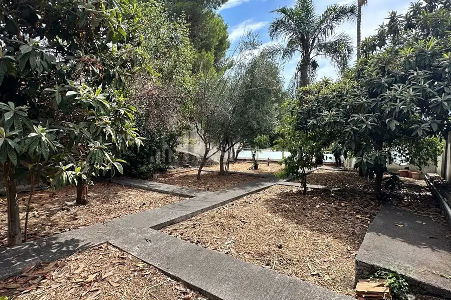 Villa Bifamiliare in vendita di 268 mq a €428.000 (rif. 140/2026)