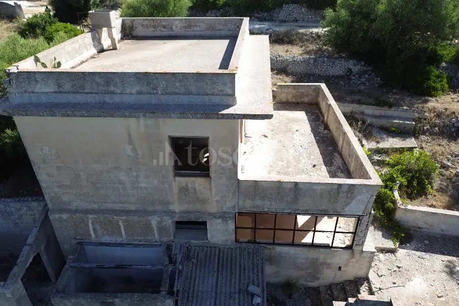 Villa in vendita di 10.000 mq a €230.000 (rif. 99/2025)