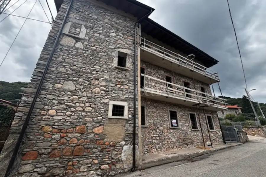 Casa Indipendente in vendita di 300 mq a €280.000 (rif. 14/2026)