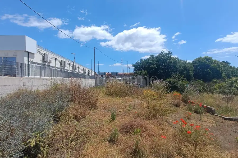 Edificabile Commerciale in vendita di 920 mq a €139.000 (rif. 79/2026)