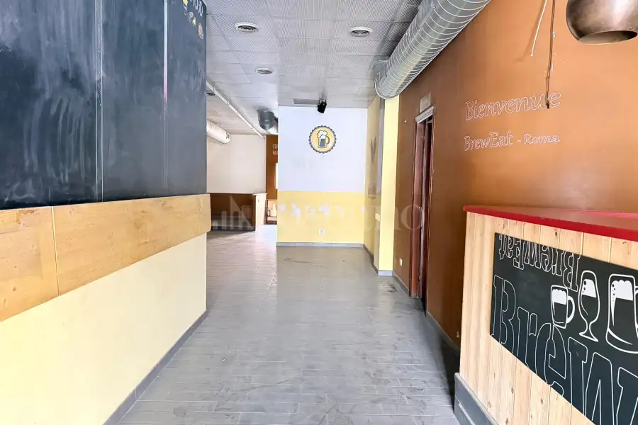 Negozio in vendita di 230 mq a €495.000 (rif. 6/2026)