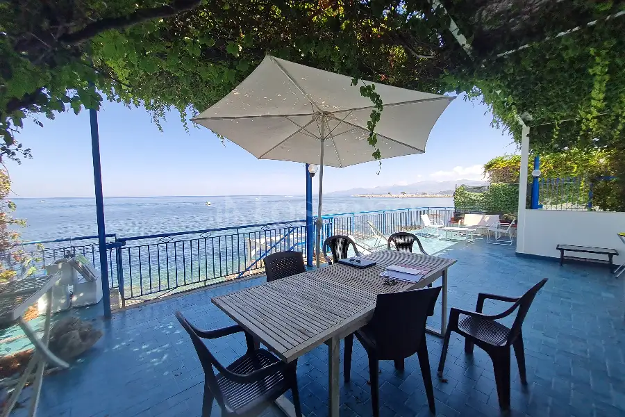 Villa Bifamiliare in vendita di 203 mq a €760.000 (rif. 51/2026)