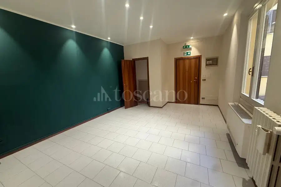 Ufficio in vendita di 365 mq a €1.050.000 (rif. 9/2026)