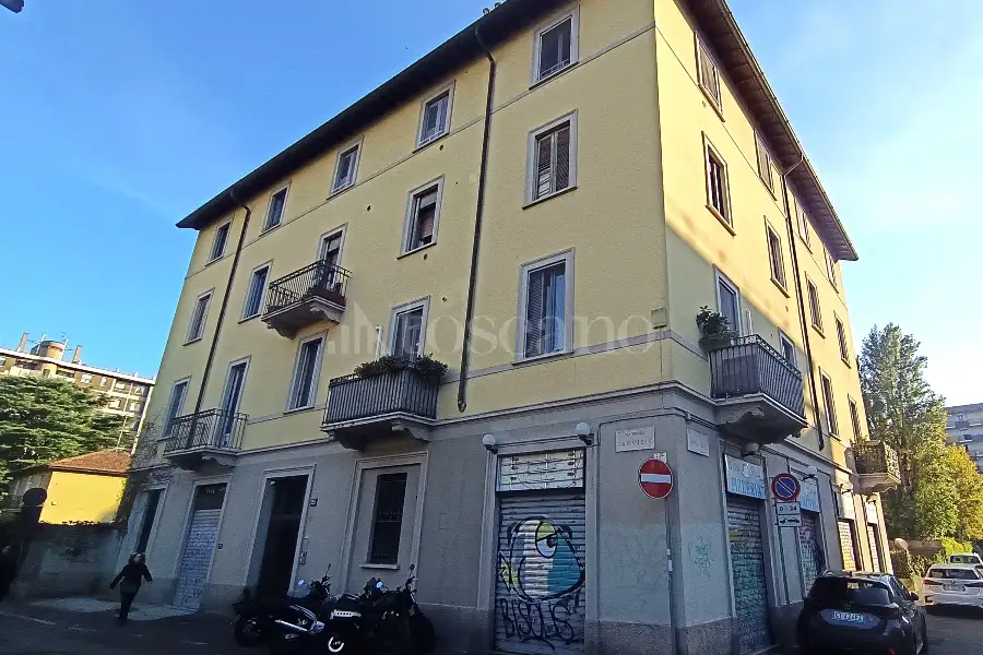 Negozio in vendita di 220 mq a €620.000 (rif. 49/2026)