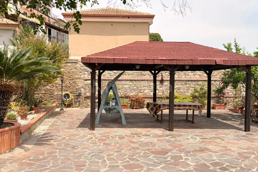 Casa Indipendente in vendita di 190 mq a €350.000 (rif. 3/2026)