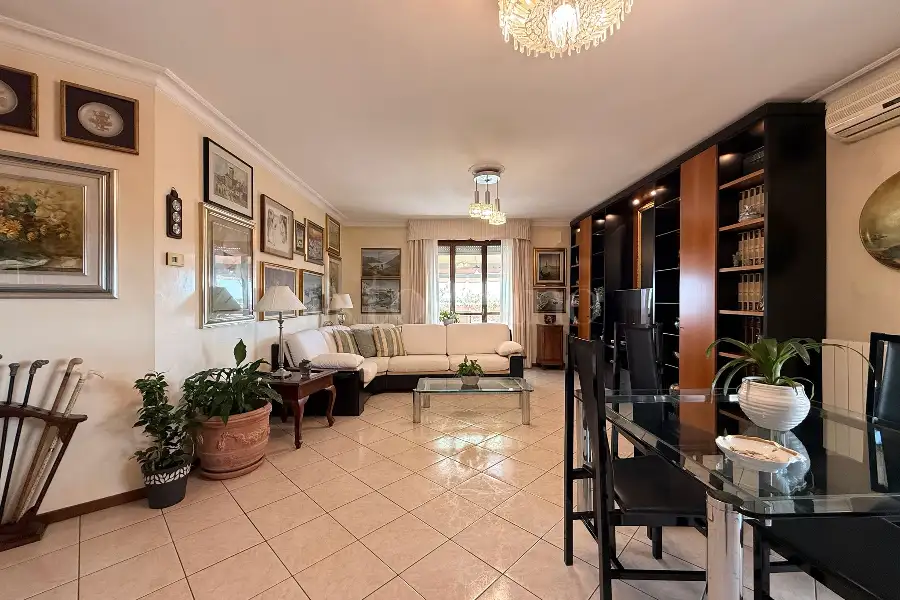 Superattico in vendita di 210 mq a €930.000 (rif. 29/2026)