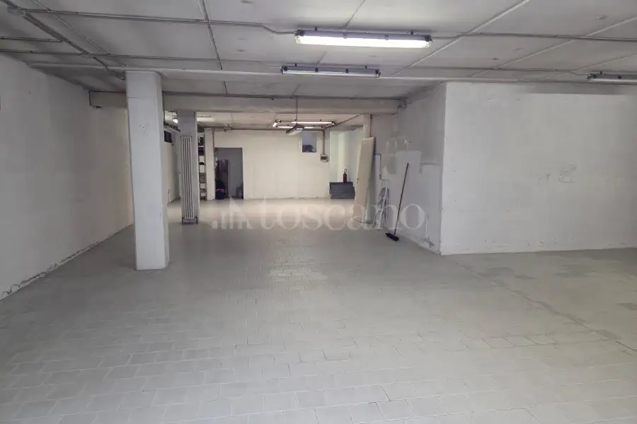 Negozio in vendita di 240 mq a €155.000 (rif. 14/2025)