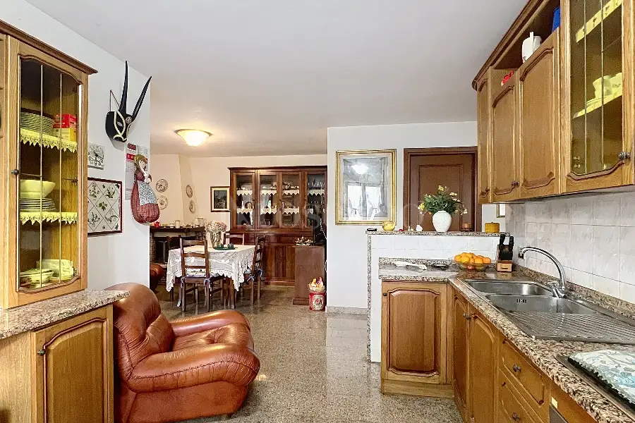 Villa in vendita di 600 mq a €590.000 (rif. 215/2025)