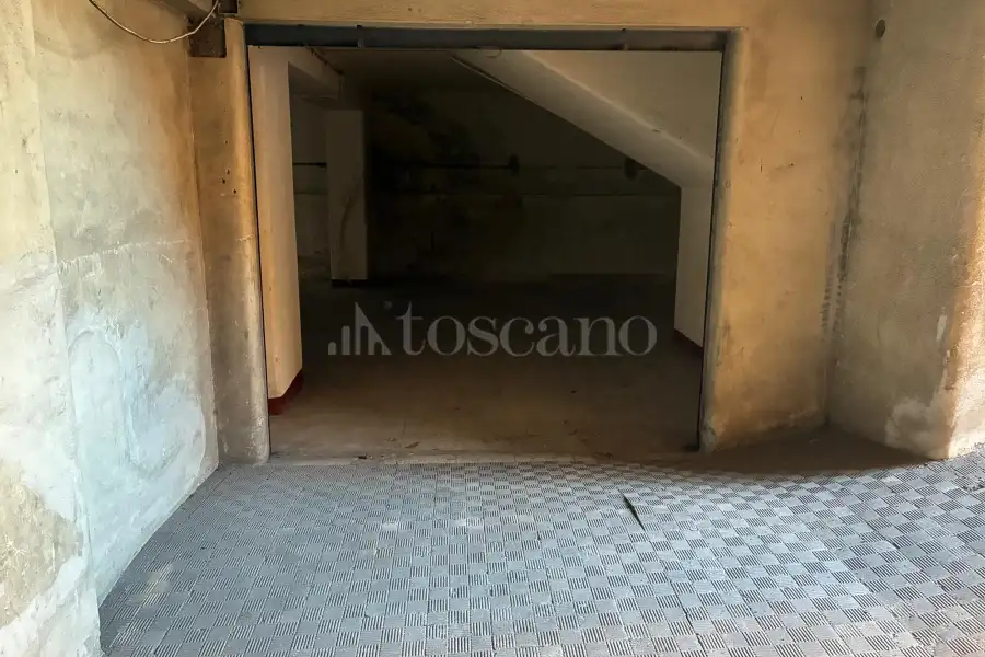 Box in vendita di 79 mq a €65.000 (rif. 5/2026)