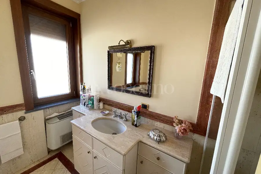 Villa in vendita di 500 mq a €1.500.000 (rif. 45/2025)