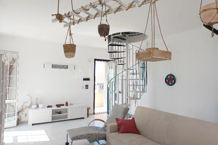 Villa in vendita di 470 mq a €698.000 (rif. 76/2026)