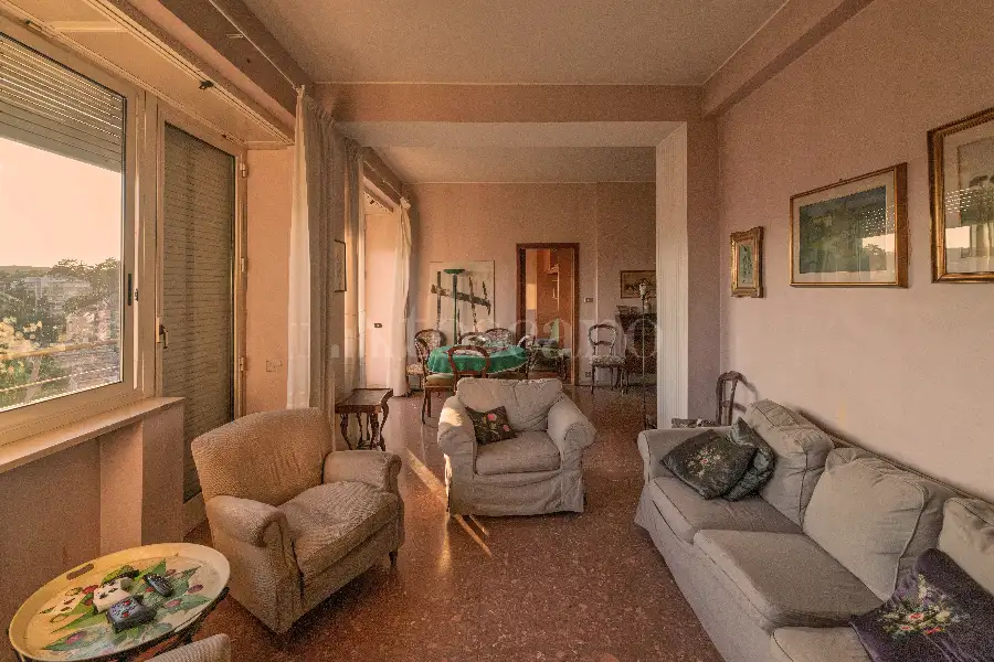Attico in vendita di 185 mq a €1.250.000 (rif. 16/2026)