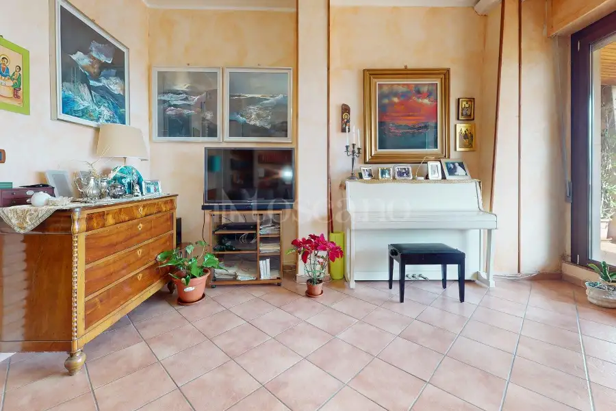 Attico in vendita di 120 mq a €750.000 (rif. 4/2026)