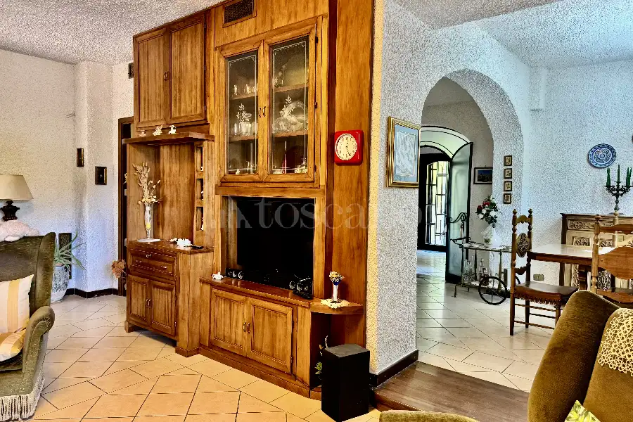 Villa in vendita di 380 mq a €550.000 (rif. 94/2026)