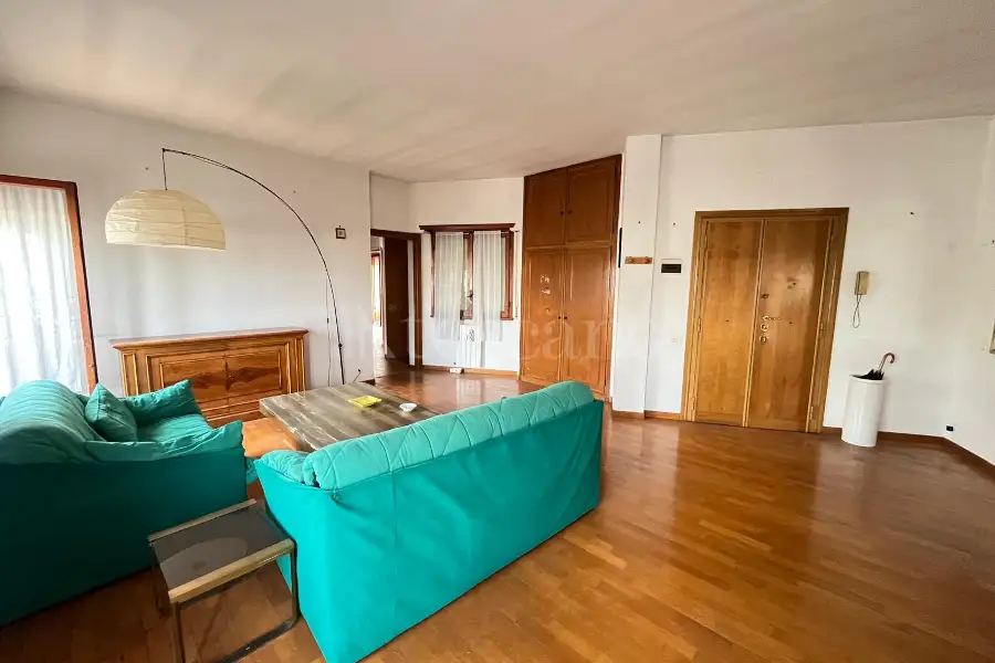 Attico in vendita di 135 mq a €535.000 (rif. 11/2026)