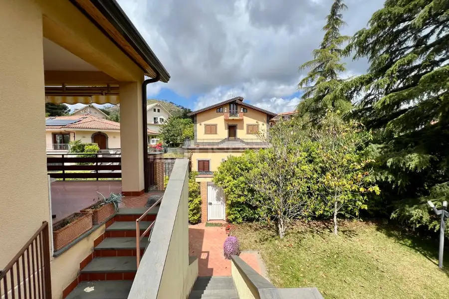 Villa Bifamiliare in vendita di 287 mq a €415.000 (rif. 87/2025)