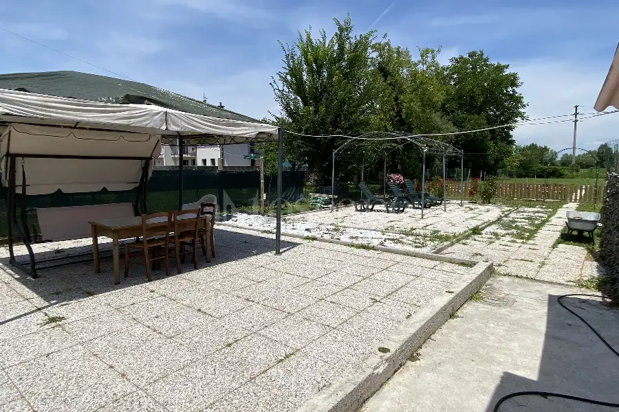 Casa Indipendente in vendita di 232 mq a €255.000 (rif. 17/2026)