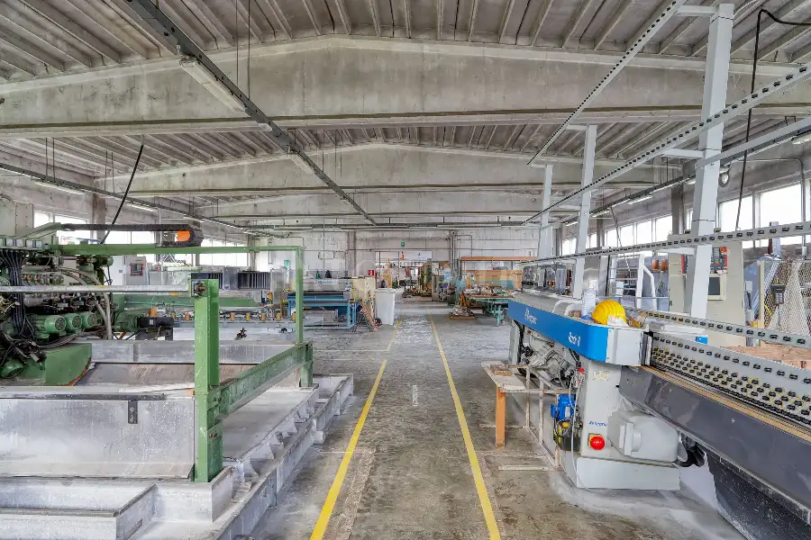 Capannone in vendita di 1.750 mq a €1.100.000 (rif. 135/2026)