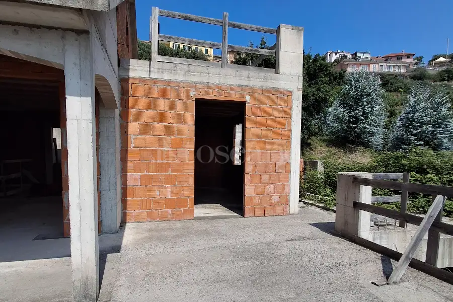 Casale in vendita di 400 mq a €500.000 (rif. 2/2025)
