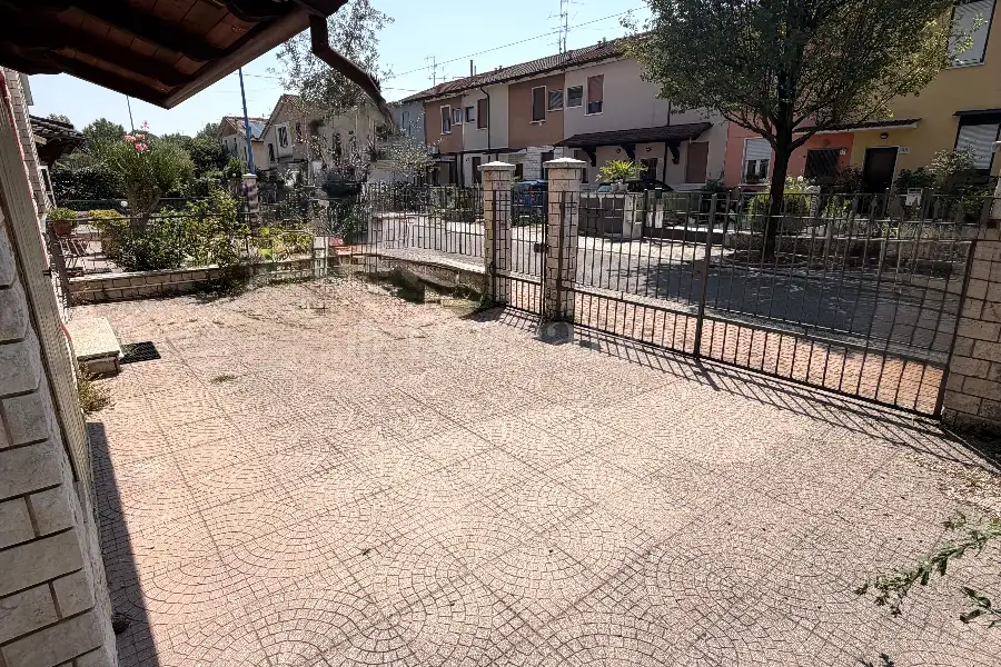 Villa Bifamiliare in vendita di 127 mq a €235.000 (rif. 37/2026)