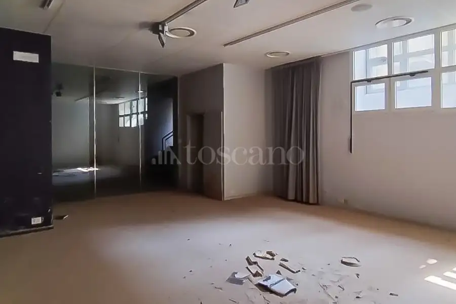 Negozio in vendita di 550 mq a €1.600.000 (rif. 72/2025)