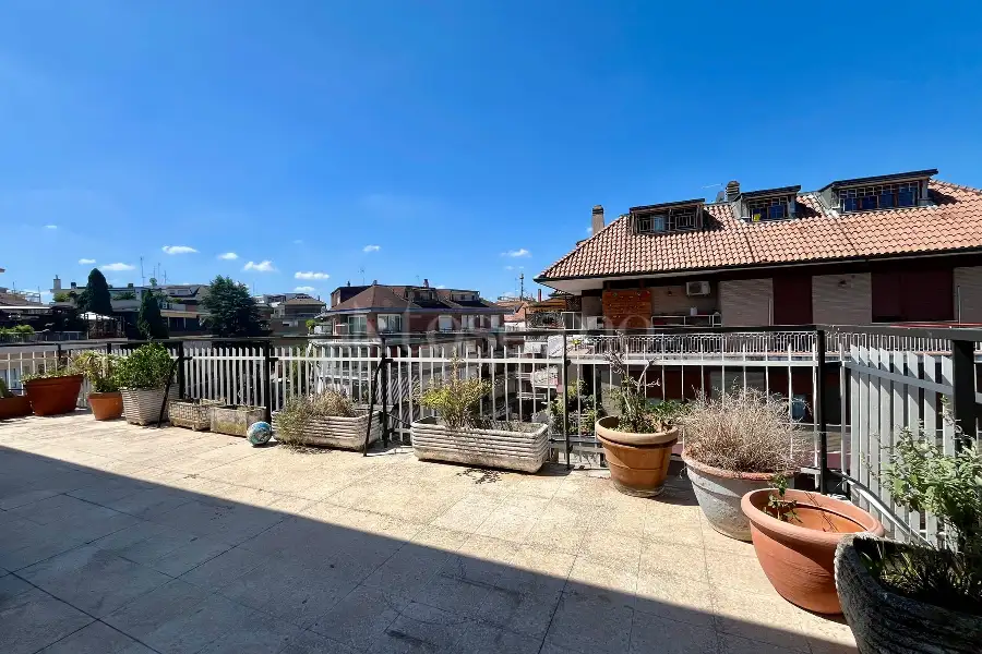 Attico in vendita di 100 mq a €550.000 (rif. 21/2025)