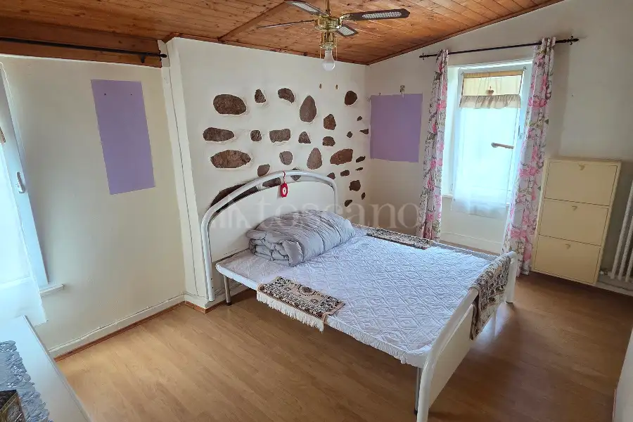 Casa Indipendente in vendita di 330 mq a €110.000 (rif. 35/2025)