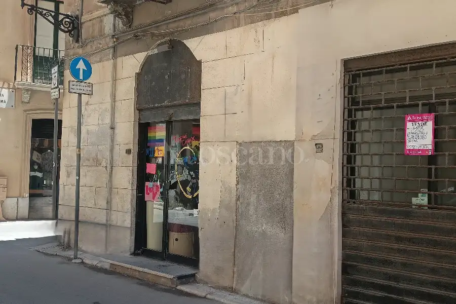 Negozio in vendita di 14 mq a €15.000 (rif. 41/2026)