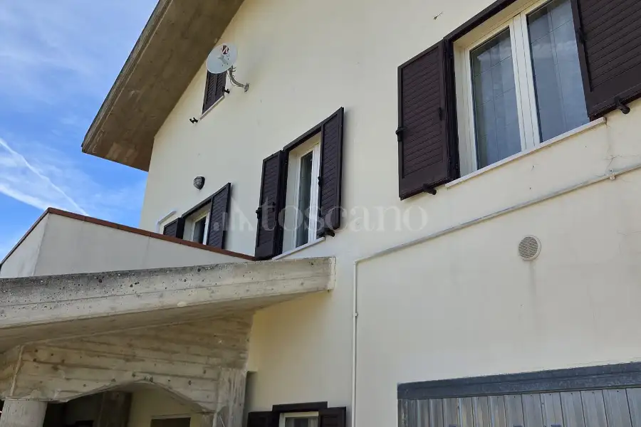 Casale in vendita di 300 mq a €200.000 (rif. 21/2026)