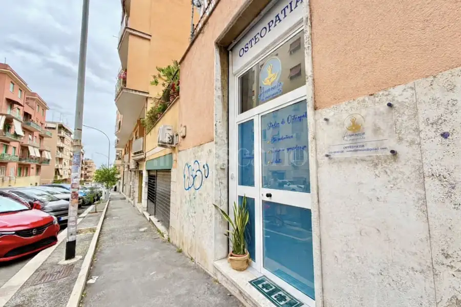 Negozio in affitto di 32 mq a €600 (rif. 24/2026)