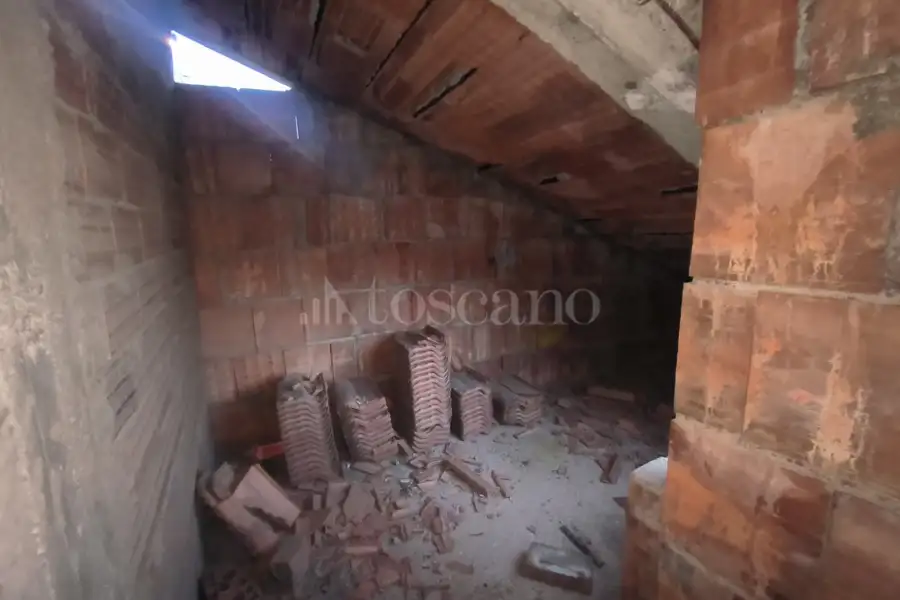 Casa Indipendente in vendita di 344 mq a €110.000 (rif. 46/2025)